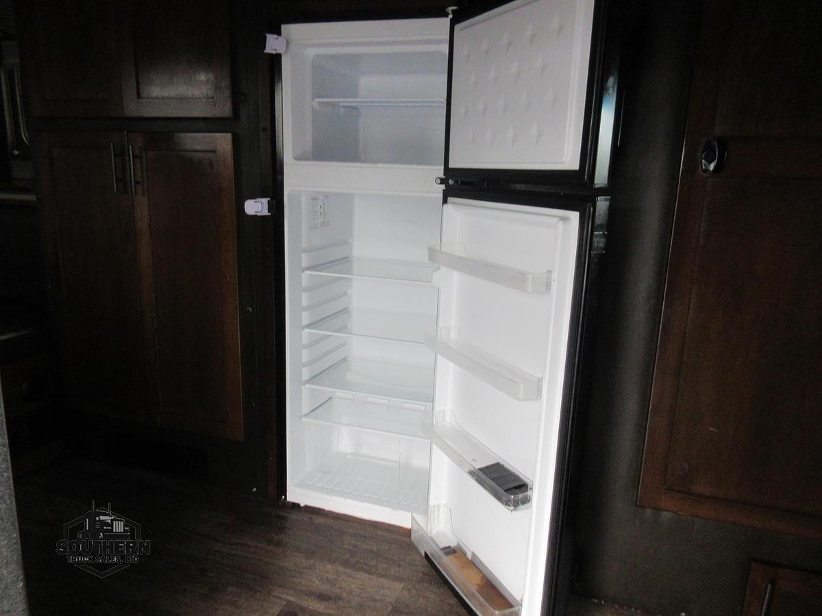 Used 2020 PETERBILT 579 ARI