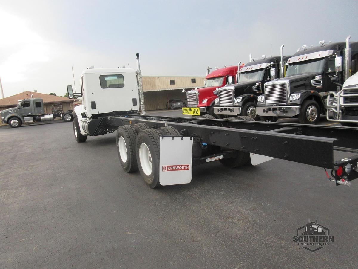 Used 2025 KENWORTH T880