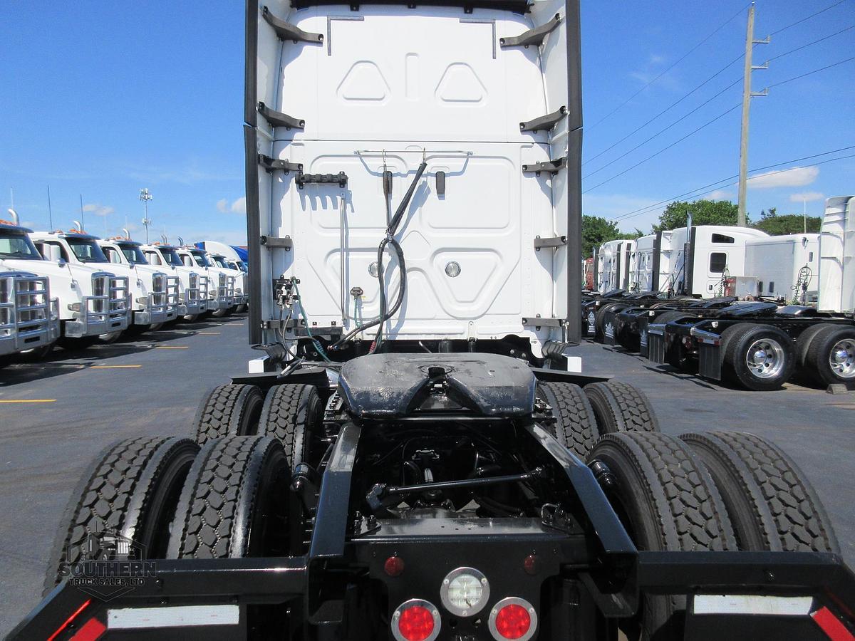 Used 2020 FREIGHTLINER CASCADIA 126