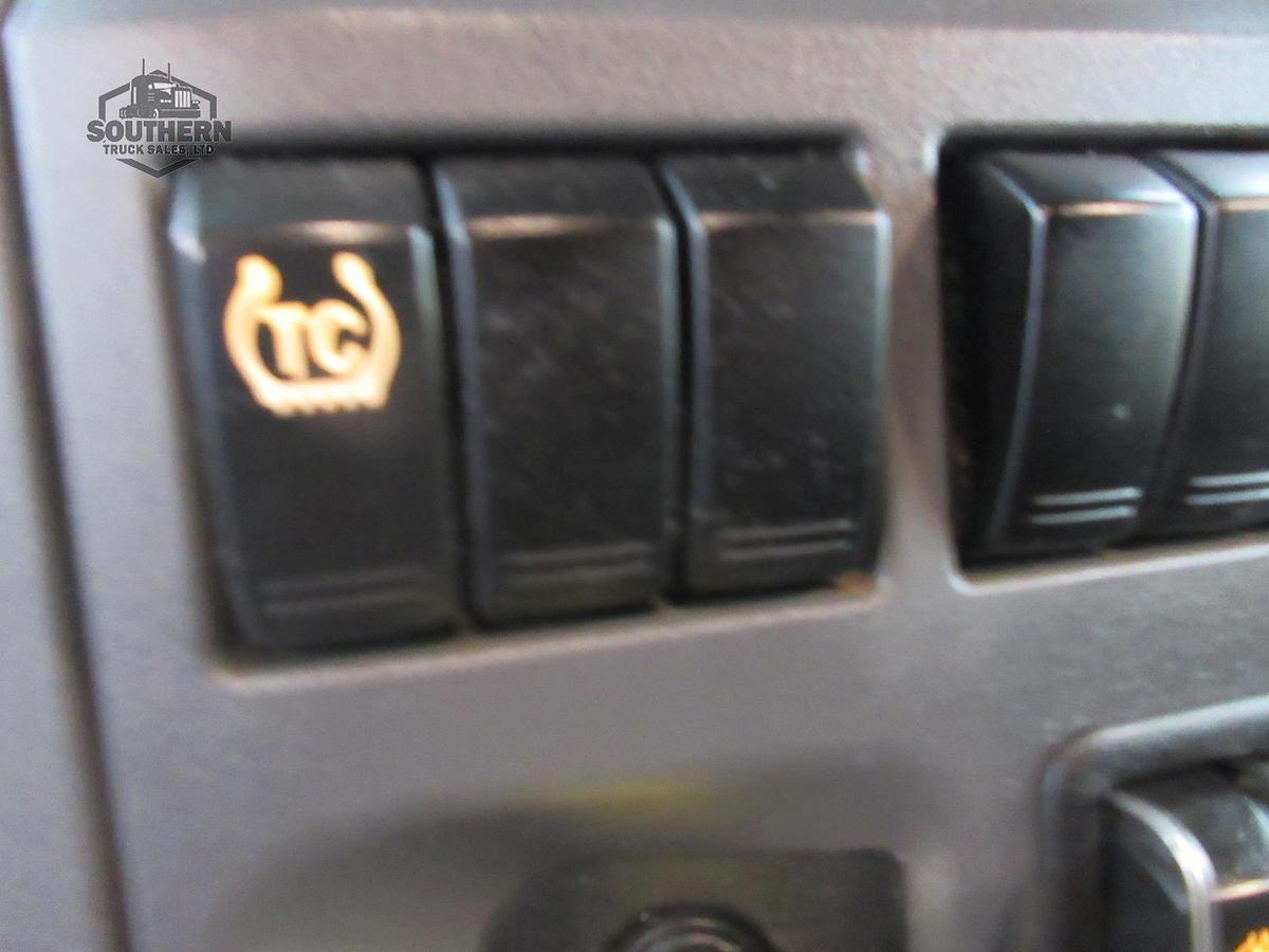 Used 2021 PETERBILT 567