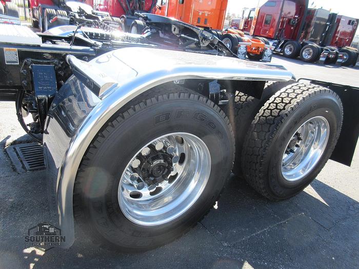 Used 2024 PETERBILT 389