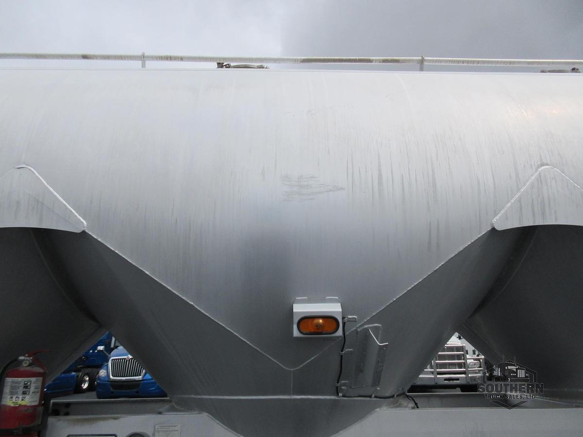 Used 2010 POLAR Tandem Axle