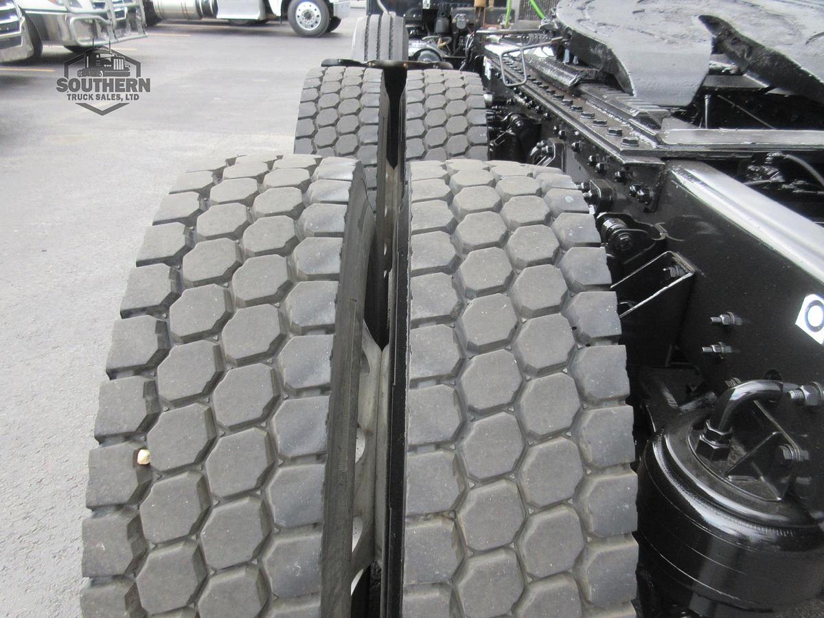 Used 2023 KENWORTH T880