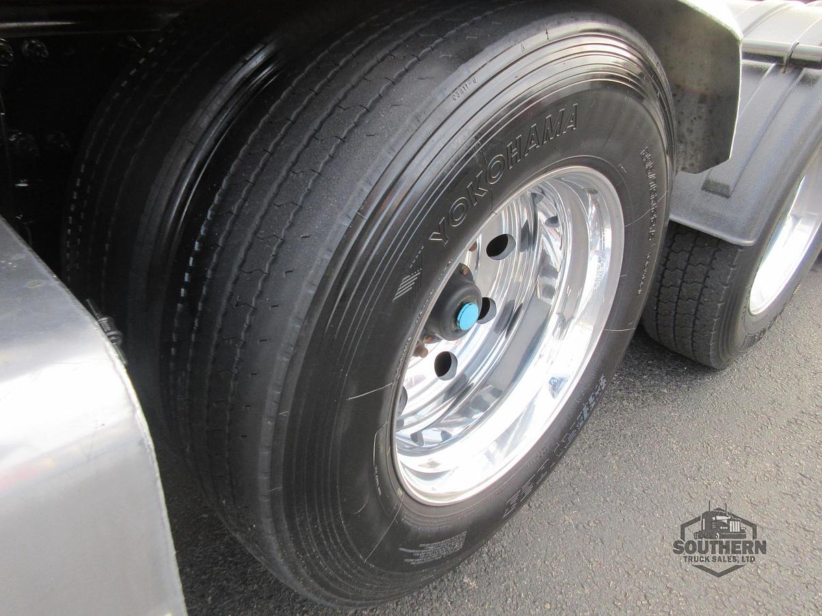 Used 2021 PETERBILT 567