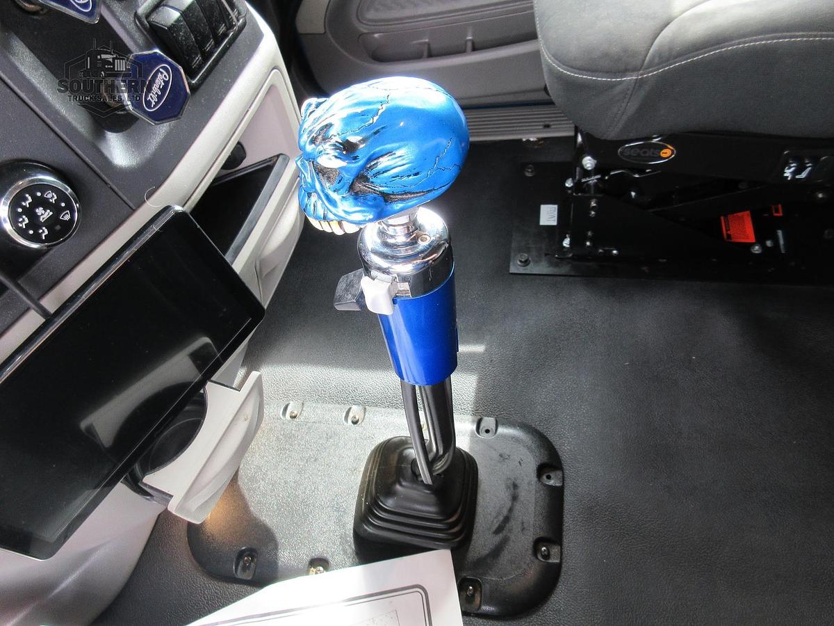 Used 2020 PETERBILT 567