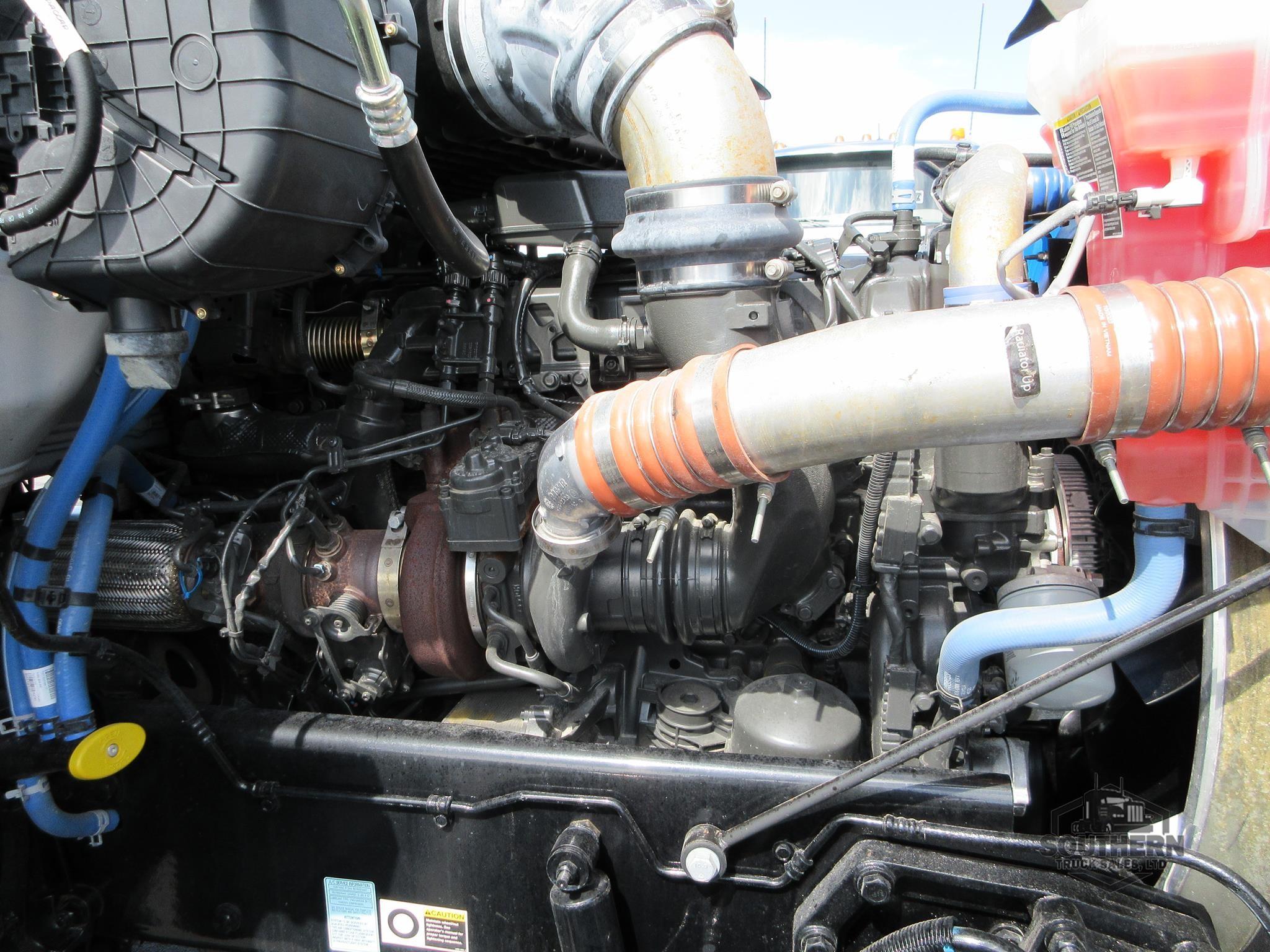 2025 KENWORTH T880