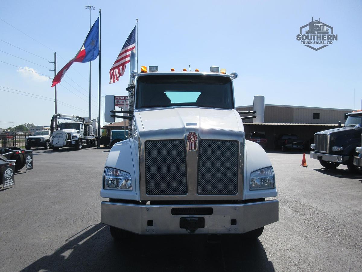 Used 2016 KENWORTH T880