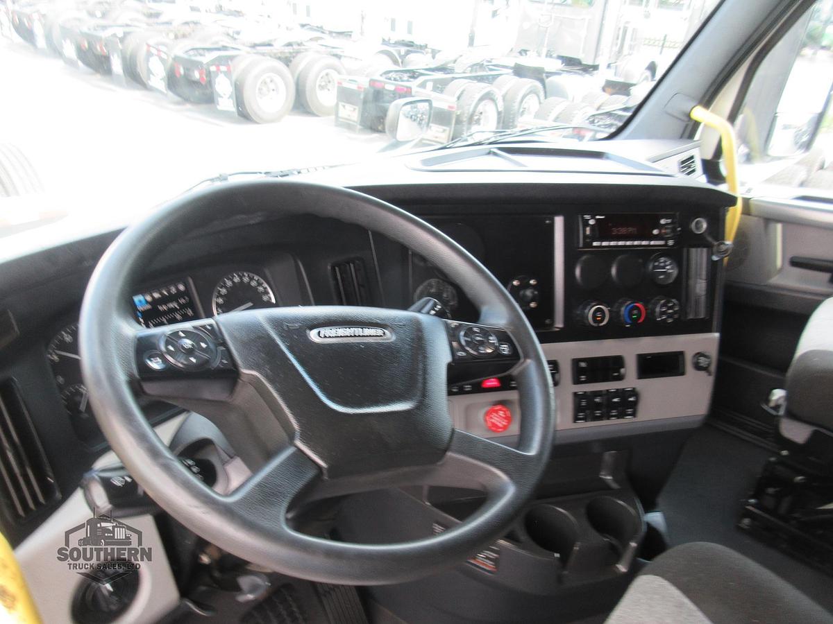 Used 2022 FREIGHTLINER CASCADIA 116