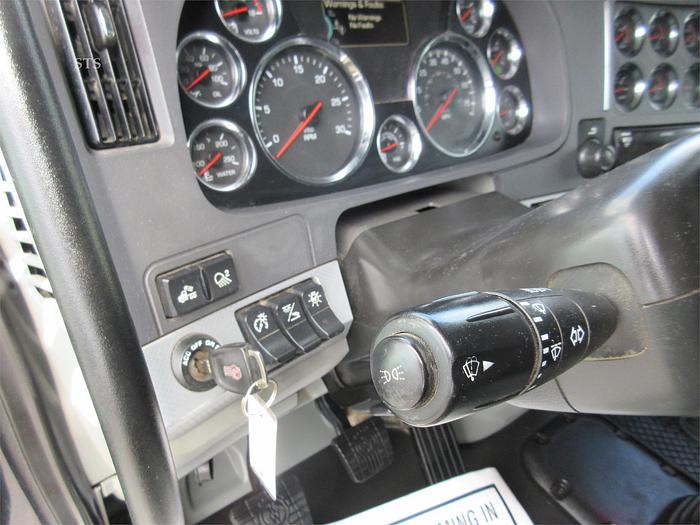 Used 2021 KENWORTH T880