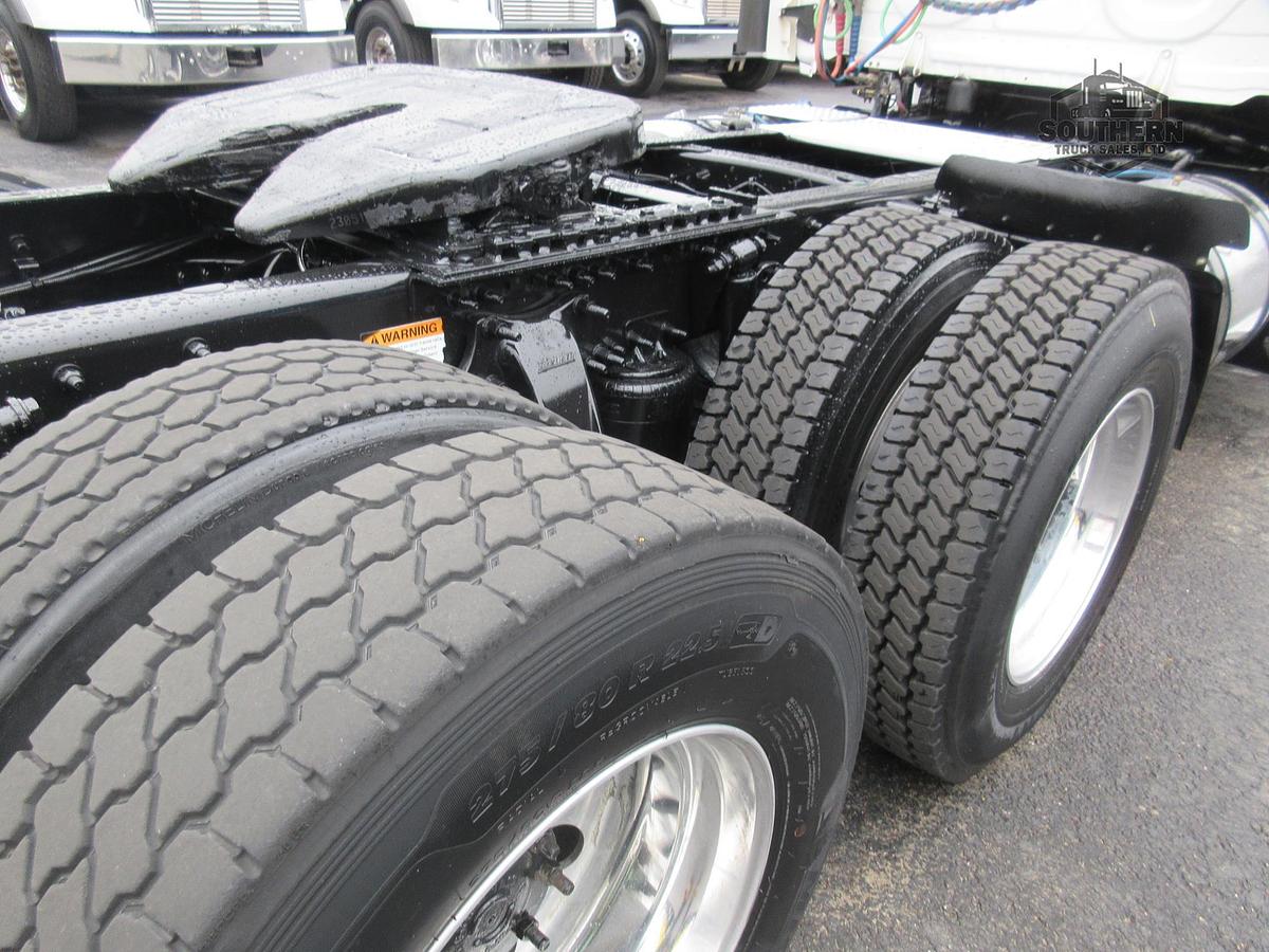 Used 2018 FREIGHTLINER CASCADIA 113