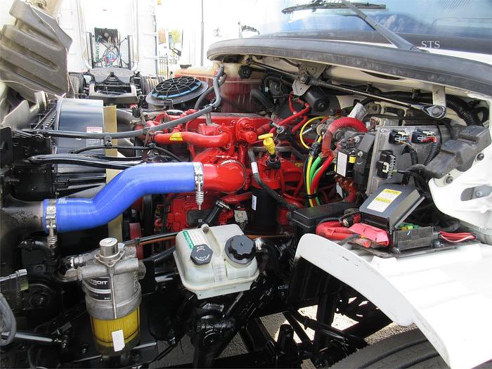 Used 2018 FREIGHTLINER BUSINESS CLASS M2 106