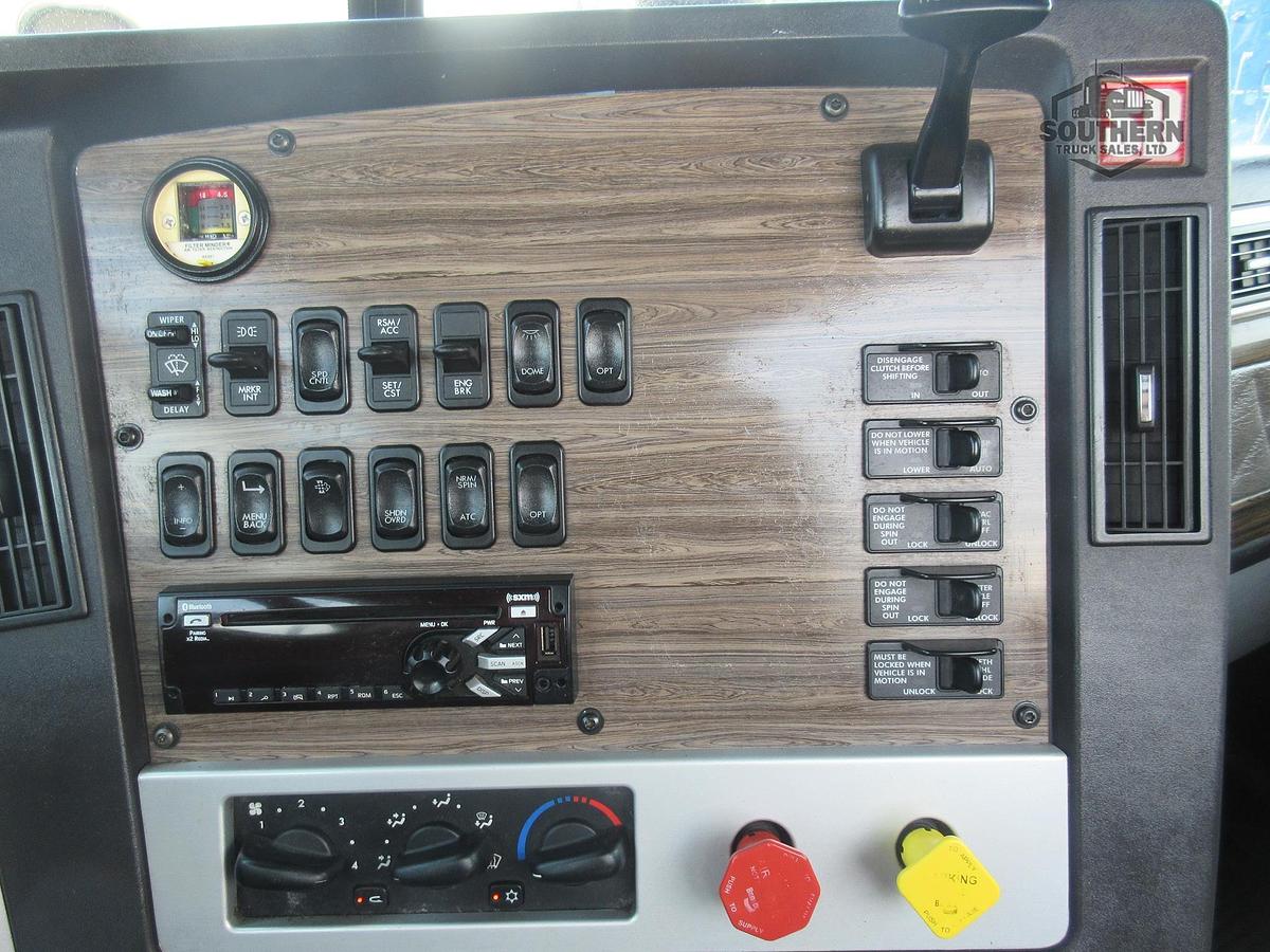 Used 2019 FREIGHTLINER CORONADO 122 SD