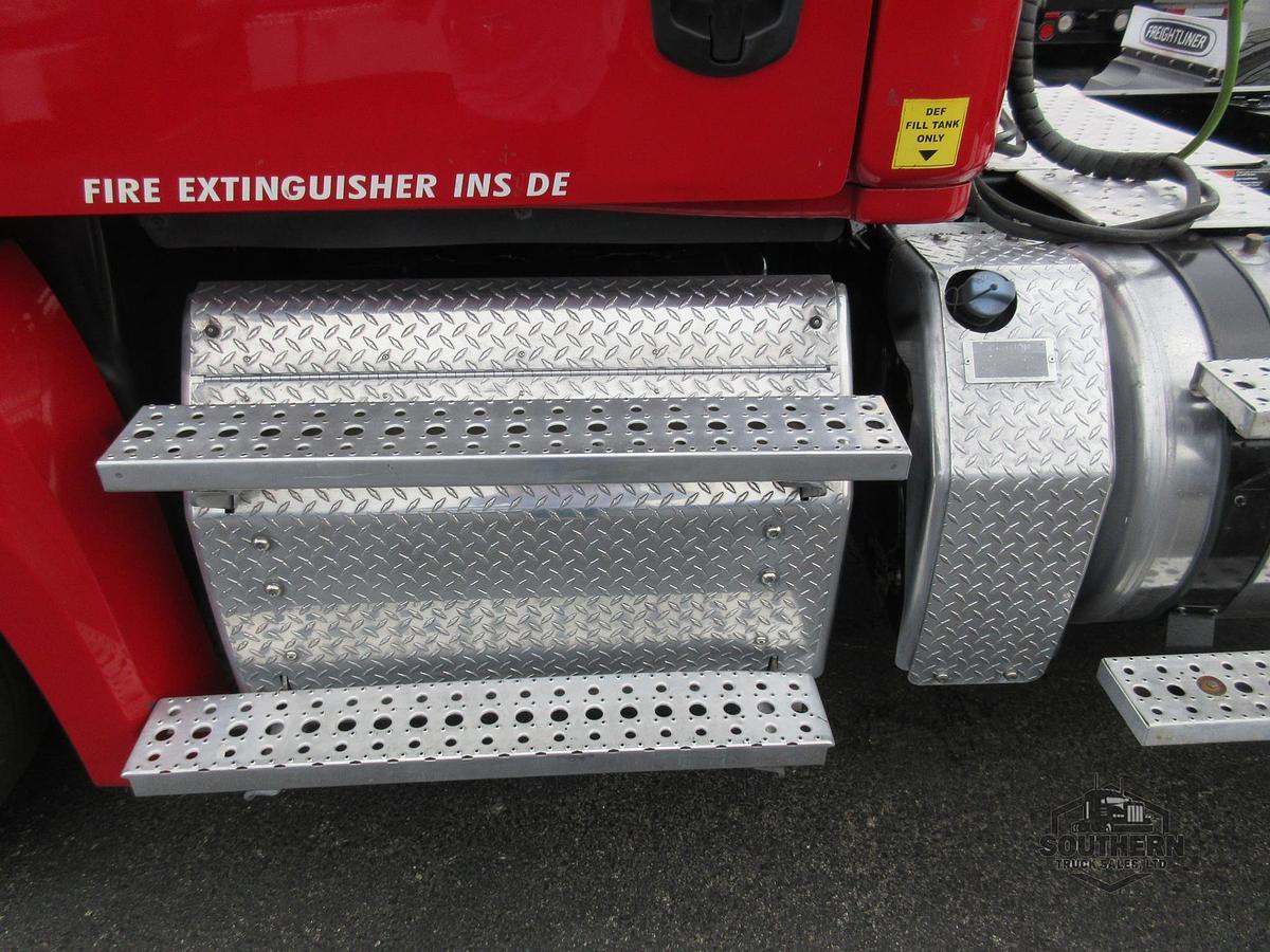 Used 2019 FREIGHTLINER CASCADIA 126