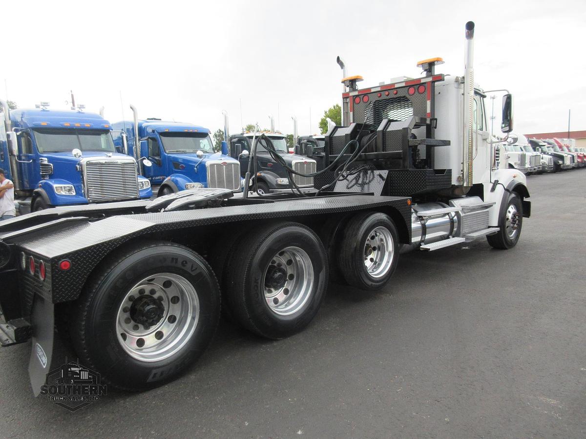 Used 2019 FREIGHTLINER CORONADO 122 SD