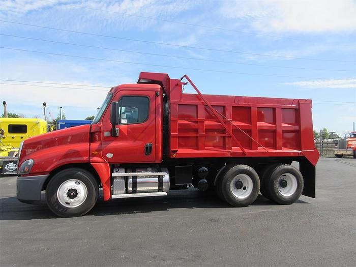 Used 2017 FREIGHTLINER CASCADIA 125