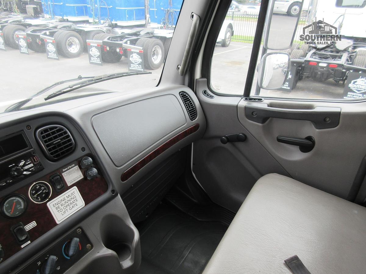 Used 2017 FREIGHTLINER BUSINESS CLASS M2 106