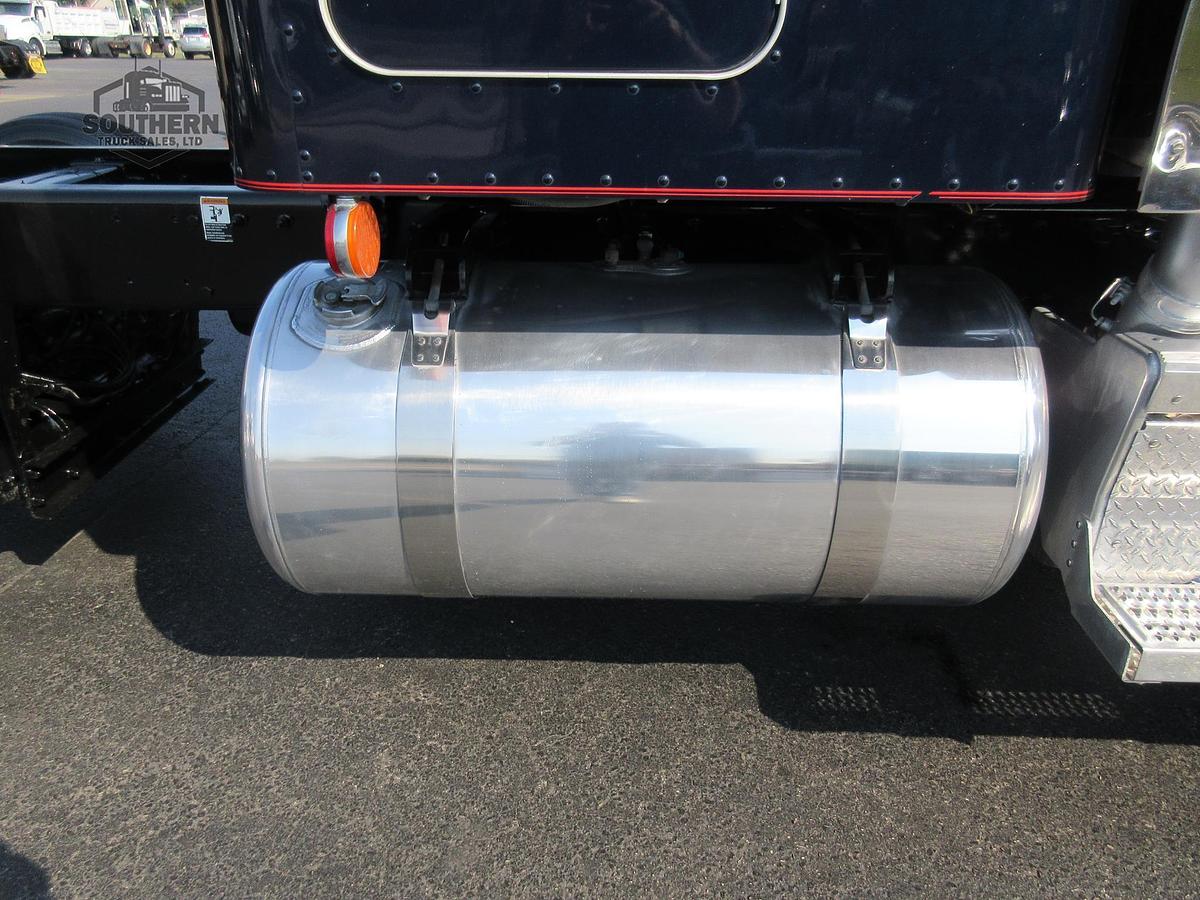 Used 2019 PETERBILT 389