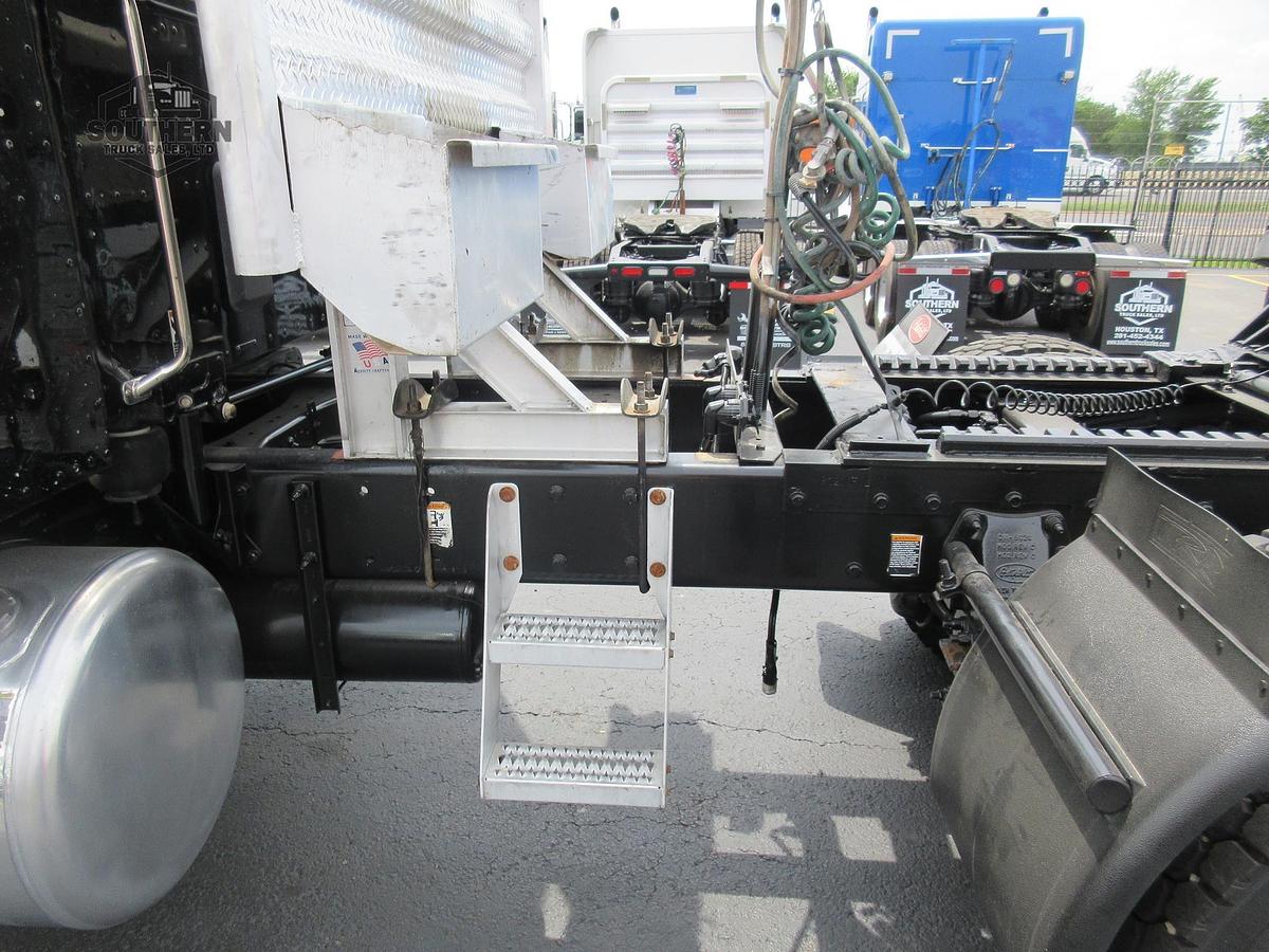 Used 2023 PETERBILT 567
