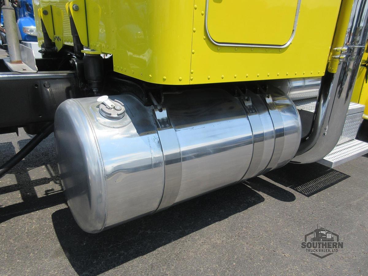 Used 2017 PETERBILT 389