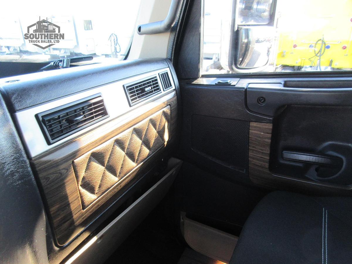 Used 2021 FREIGHTLINER CORONADO 122 SD