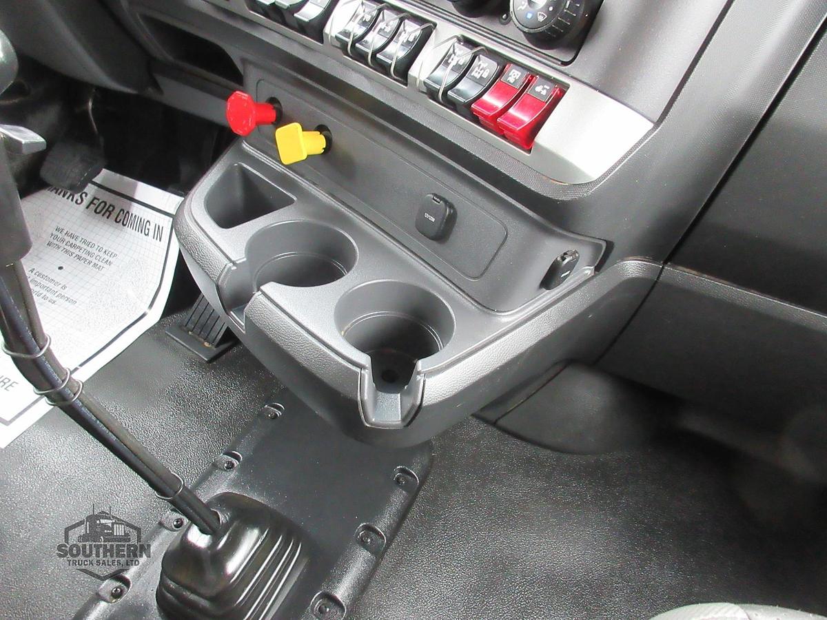 Used 2023 KENWORTH T880