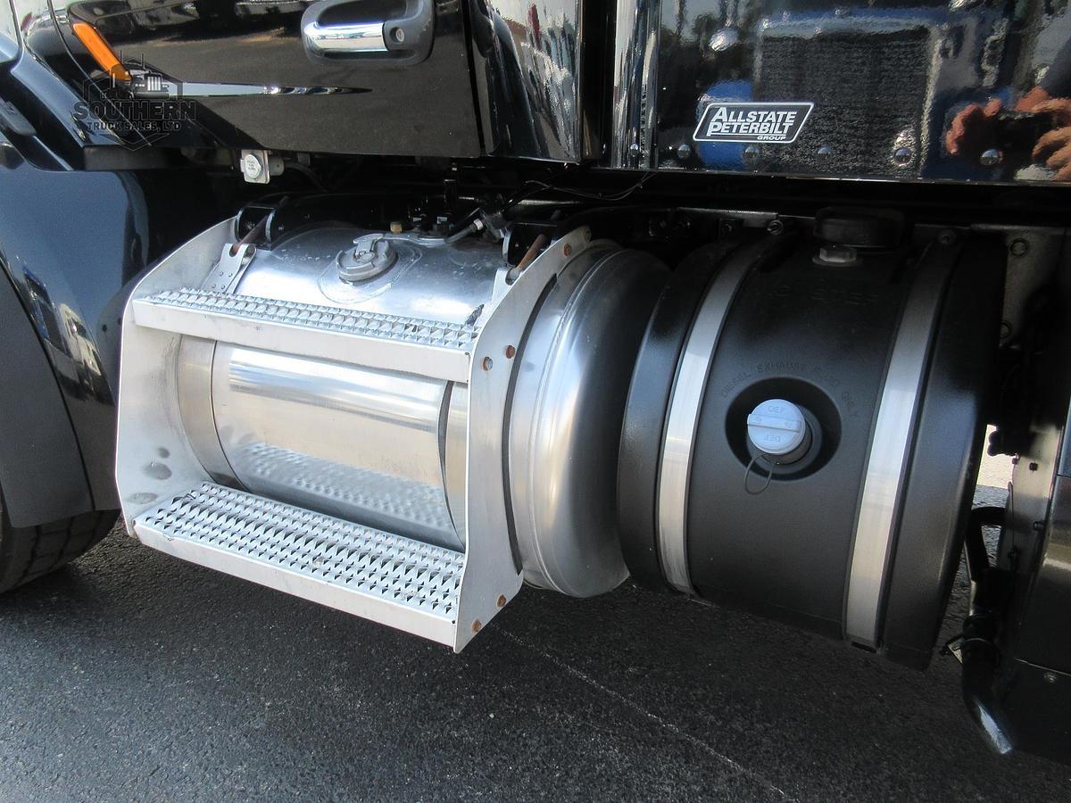 Used 2015 PETERBILT 567