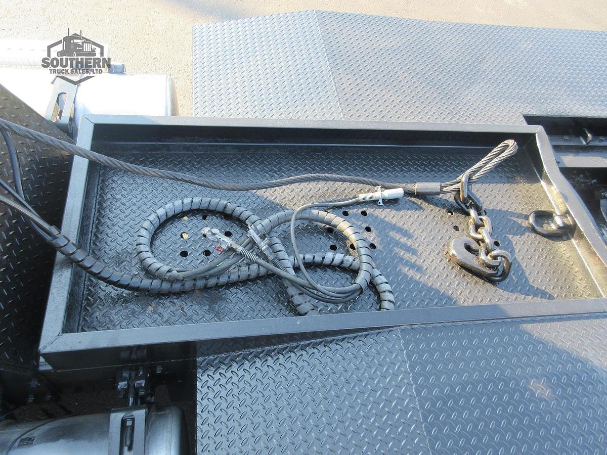 Used 2018 FREIGHTLINER 122SD