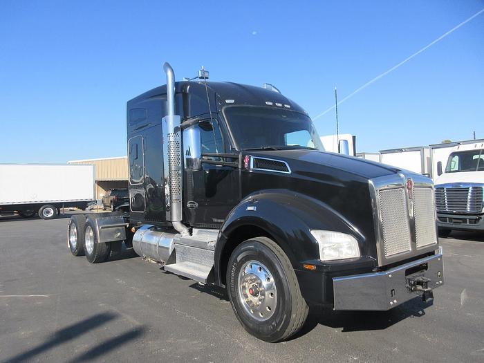 Used 2021 KENWORTH T880