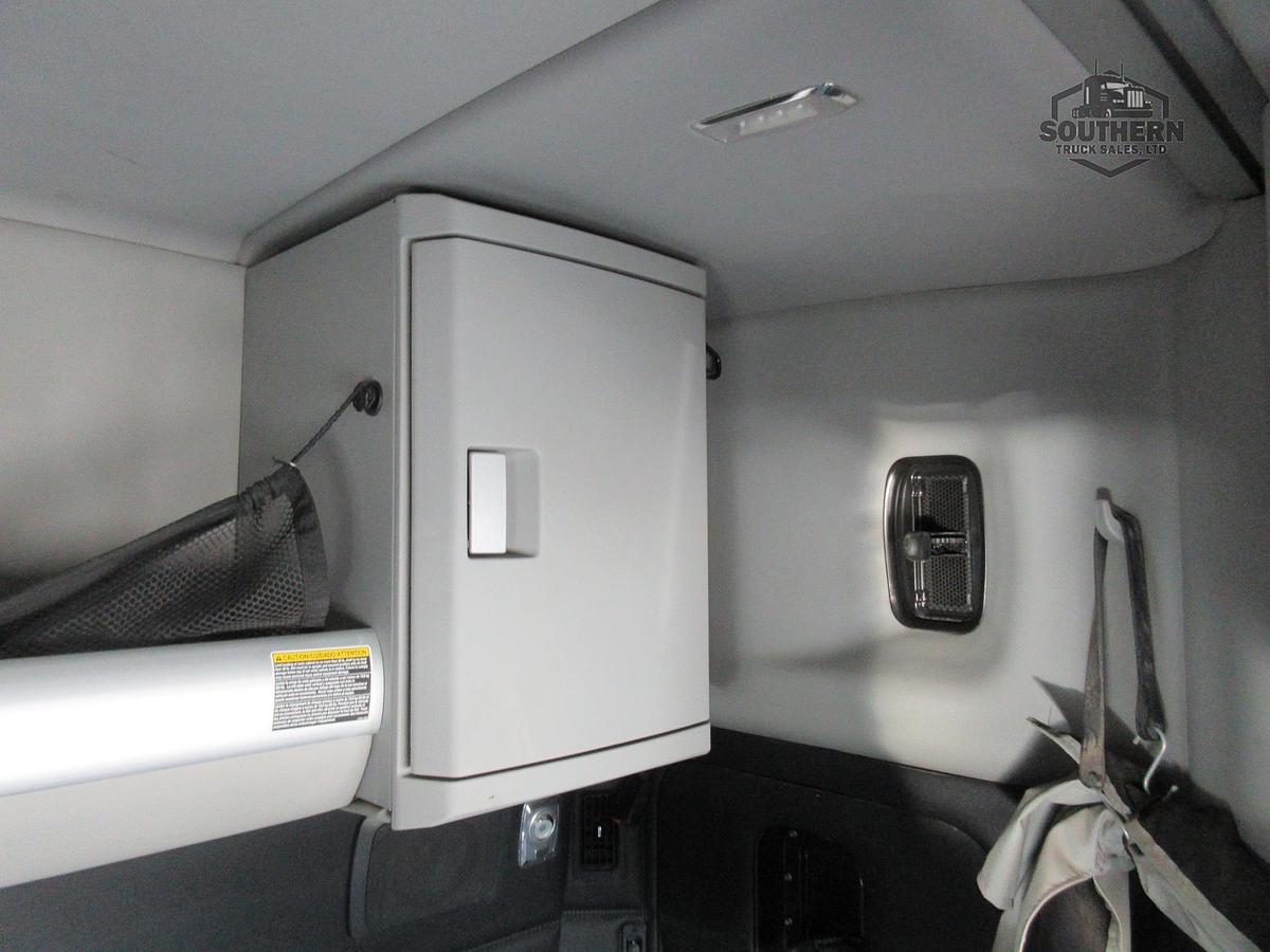Used 2023 KENWORTH T880