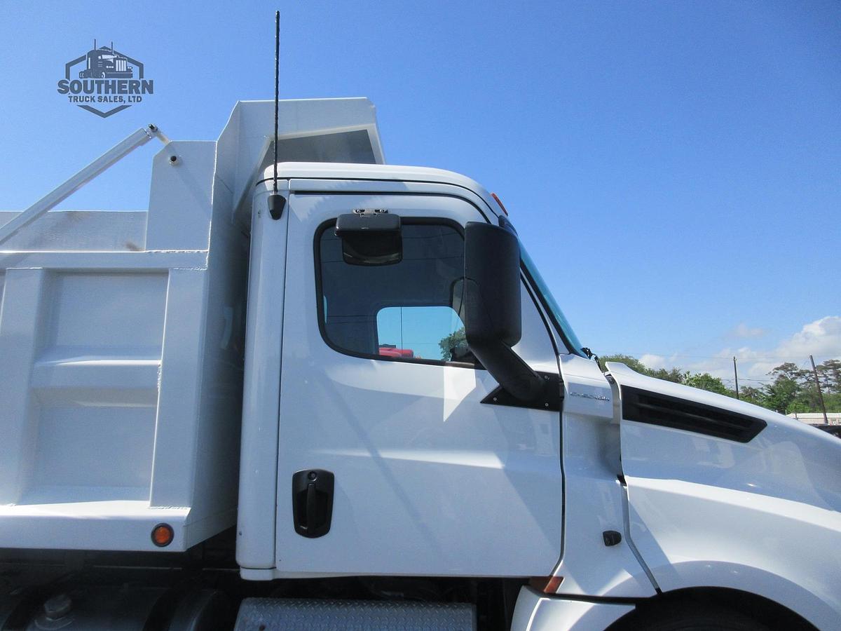 Used 2019 FREIGHTLINER CASCADIA 126
