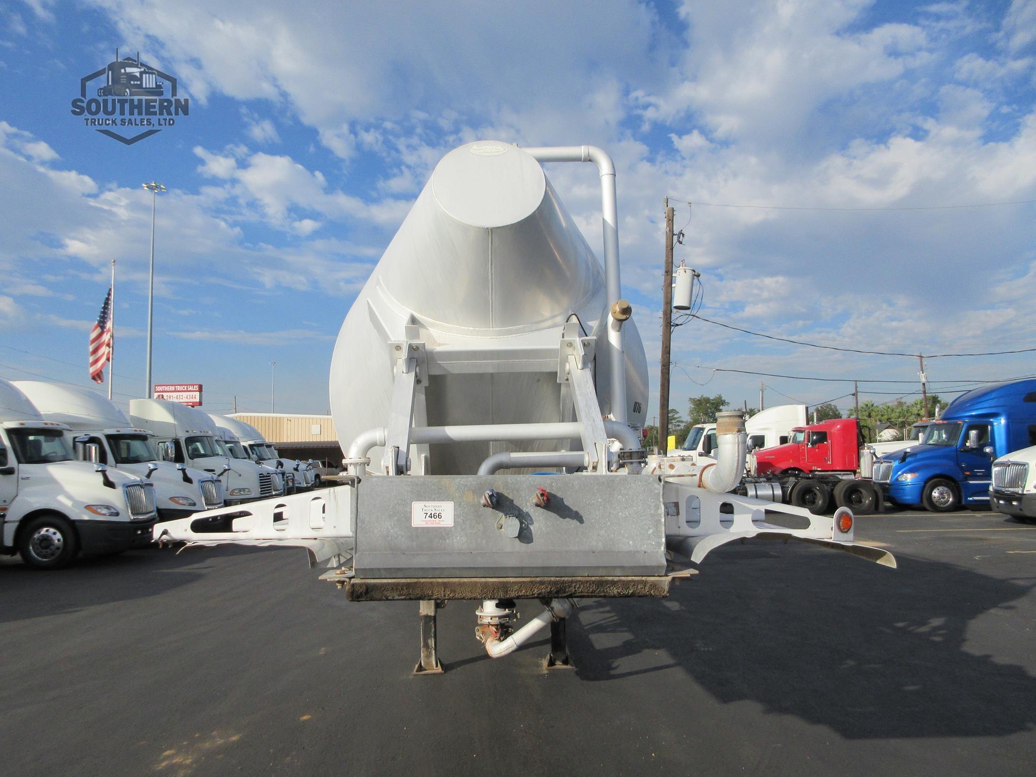 Used 2018 SOUTHERN WELDING Tandem Axle