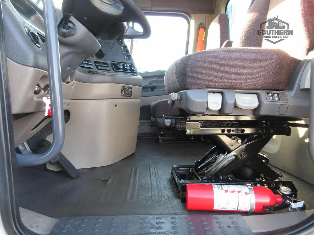 Used 2018 FREIGHTLINER CASCADIA 113