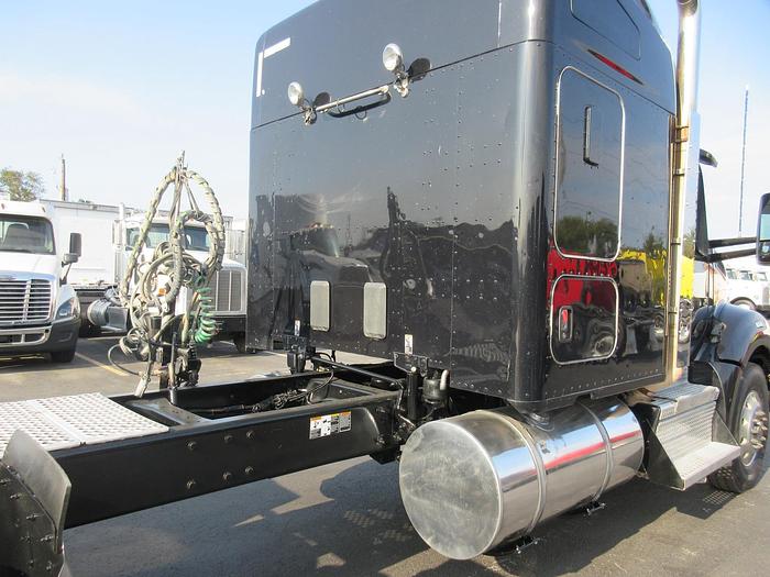 Used 2021 KENWORTH T880