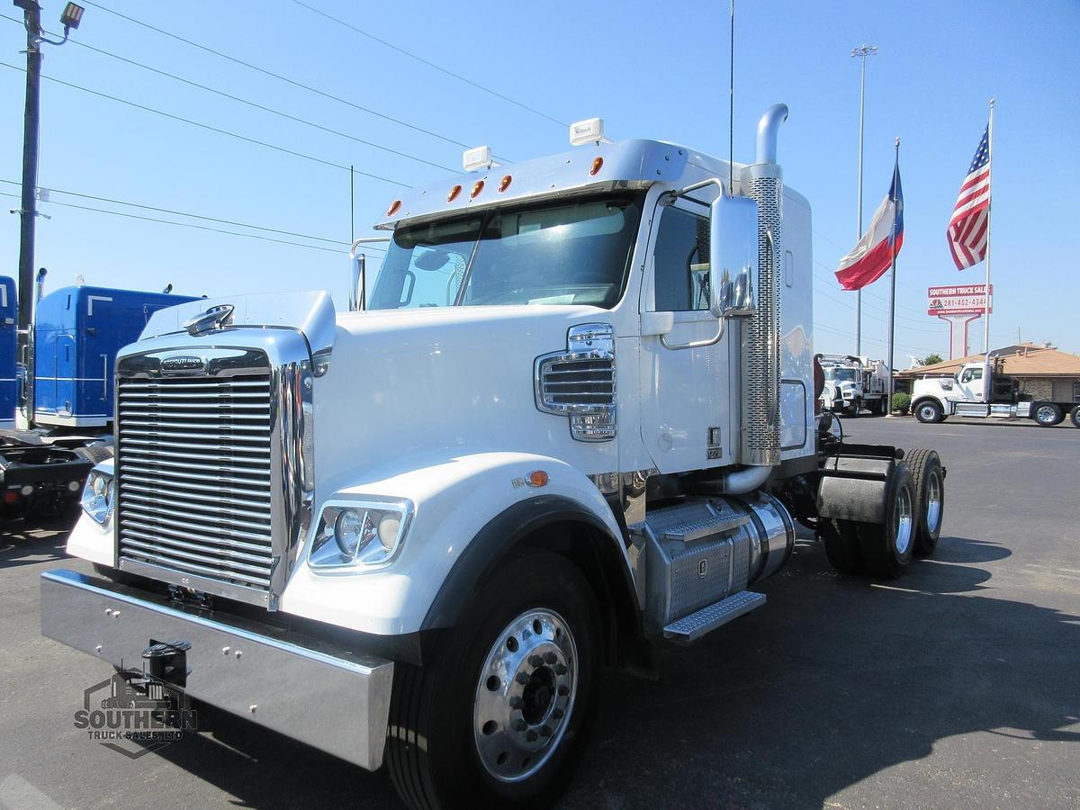 Used 2020 FREIGHTLINER 122SD