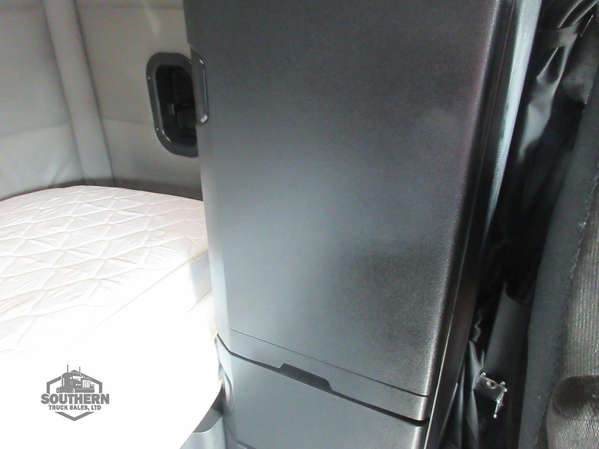 Used 2020 FREIGHTLINER CASCADIA 126