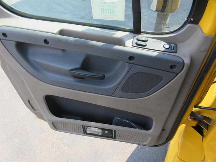 Used 2016 FREIGHTLINER CASCADIA 125