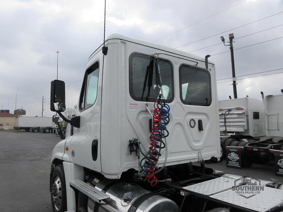 Used 2020 FREIGHTLINER CASCADIA 125