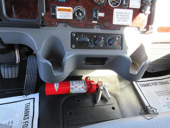 Used 2017 FREIGHTLINER BUSINESS CLASS M2 106