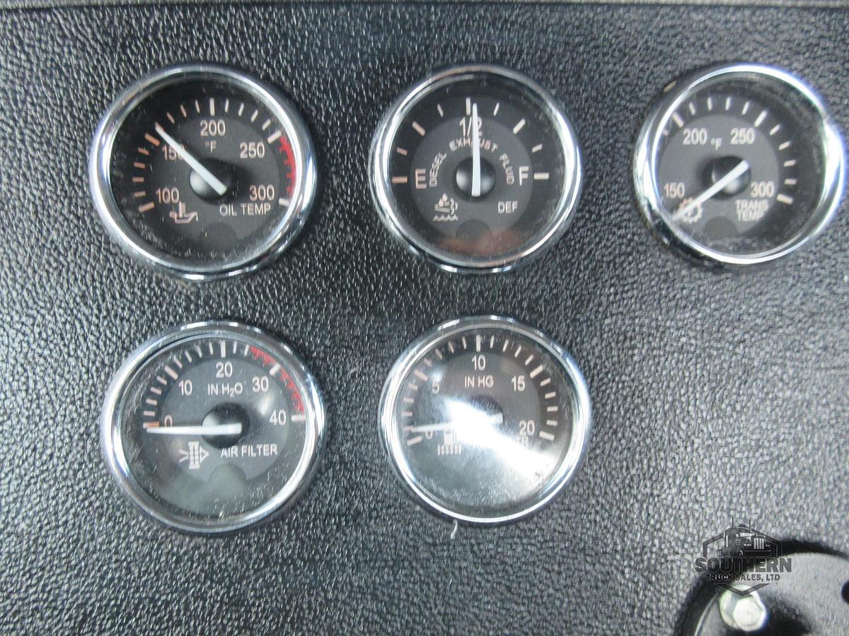 Used 2022 PETERBILT 389