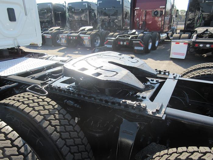 Used 2017 FREIGHTLINER CASCADIA 113