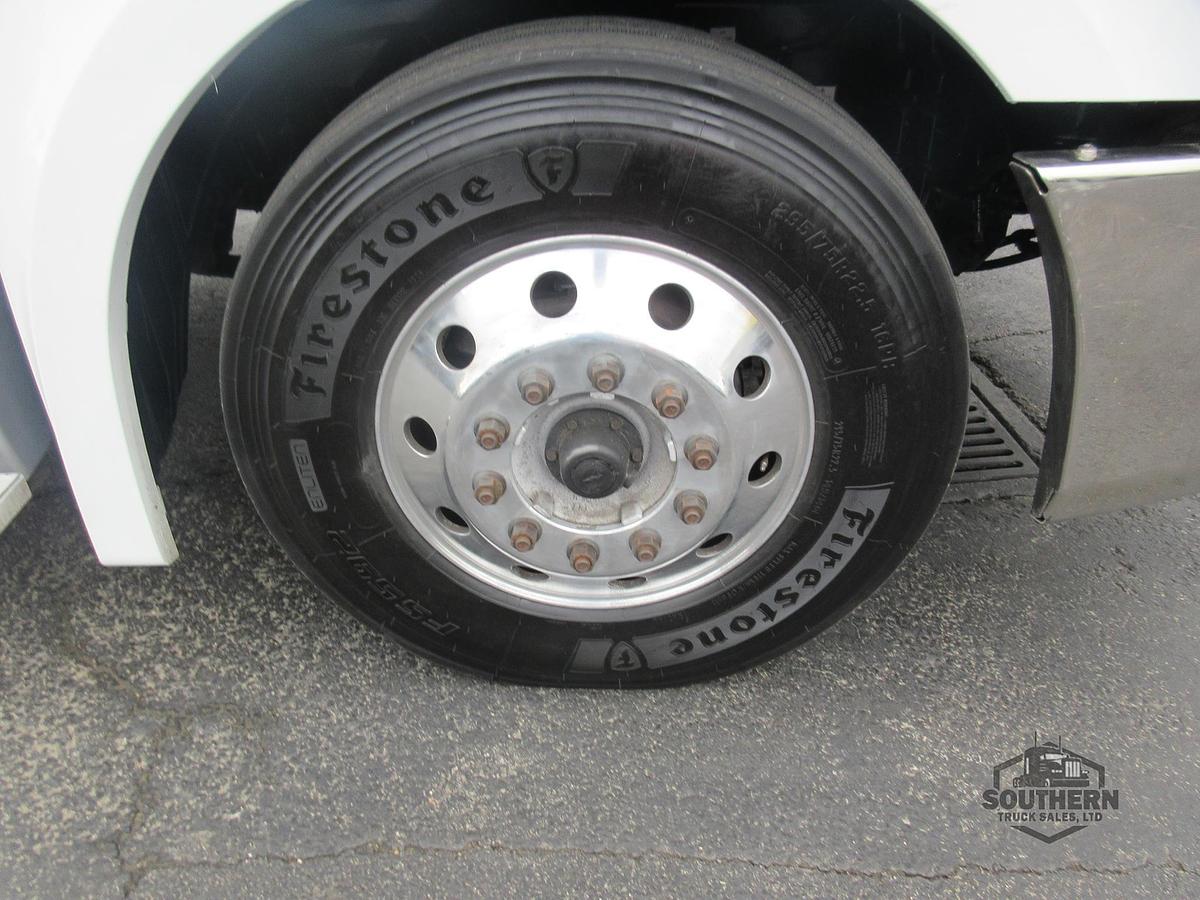 Used 2019 FREIGHTLINER CASCADIA 126