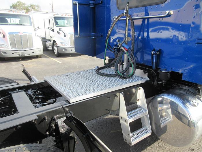 Used 2014 PETERBILT 389