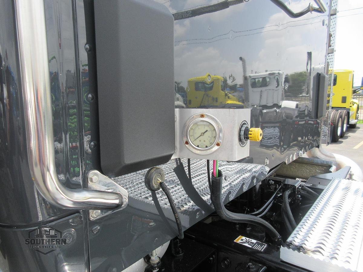 Used 2025 PETERBILT 567