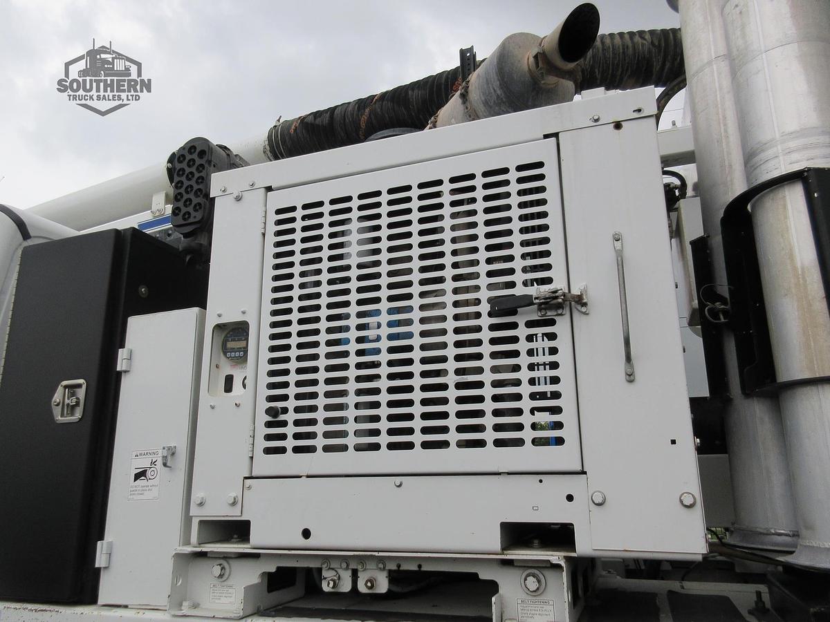 Used 2014 FREIGHTLINER 114SD