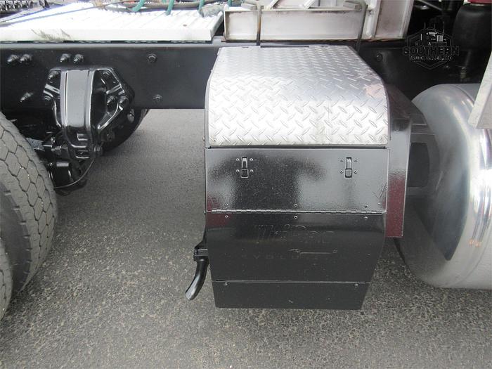 Used 2015 PETERBILT 389