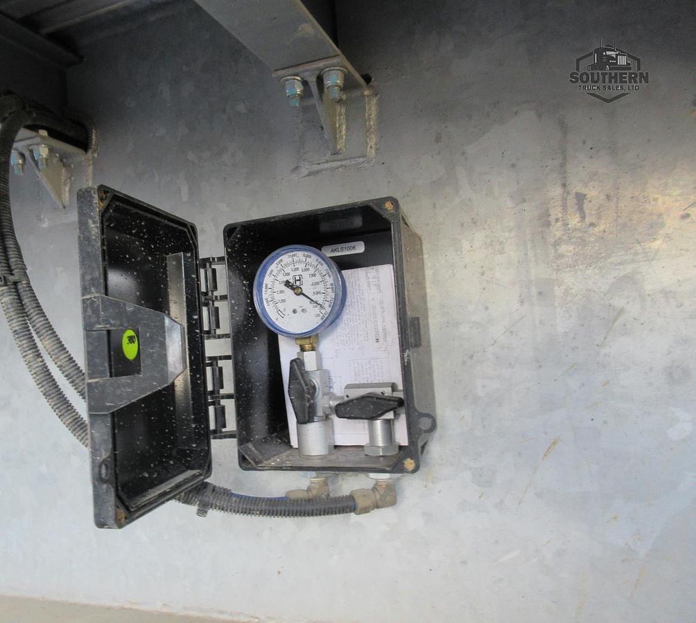 Used 2023 HYUNDAI 48 ft x 102 in Aluminum