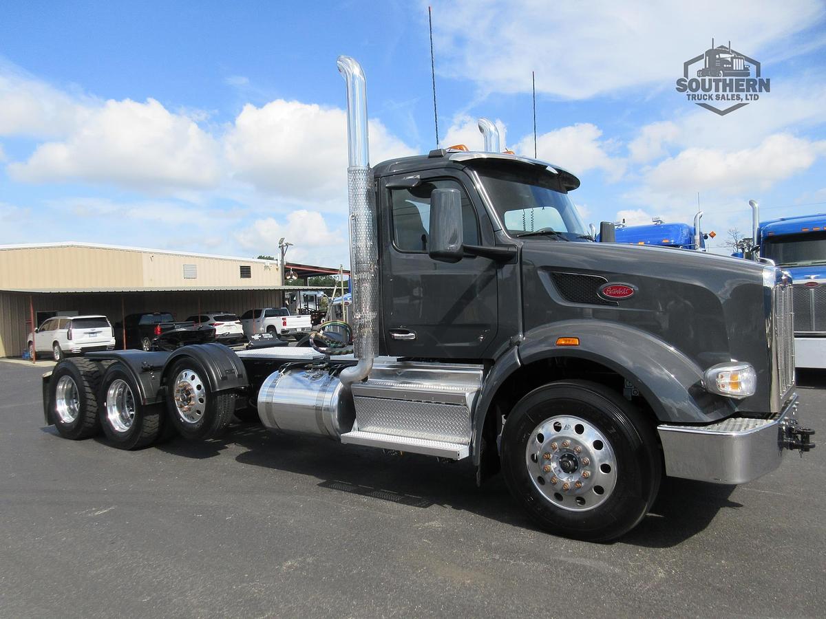 Used 2025 PETERBILT 567