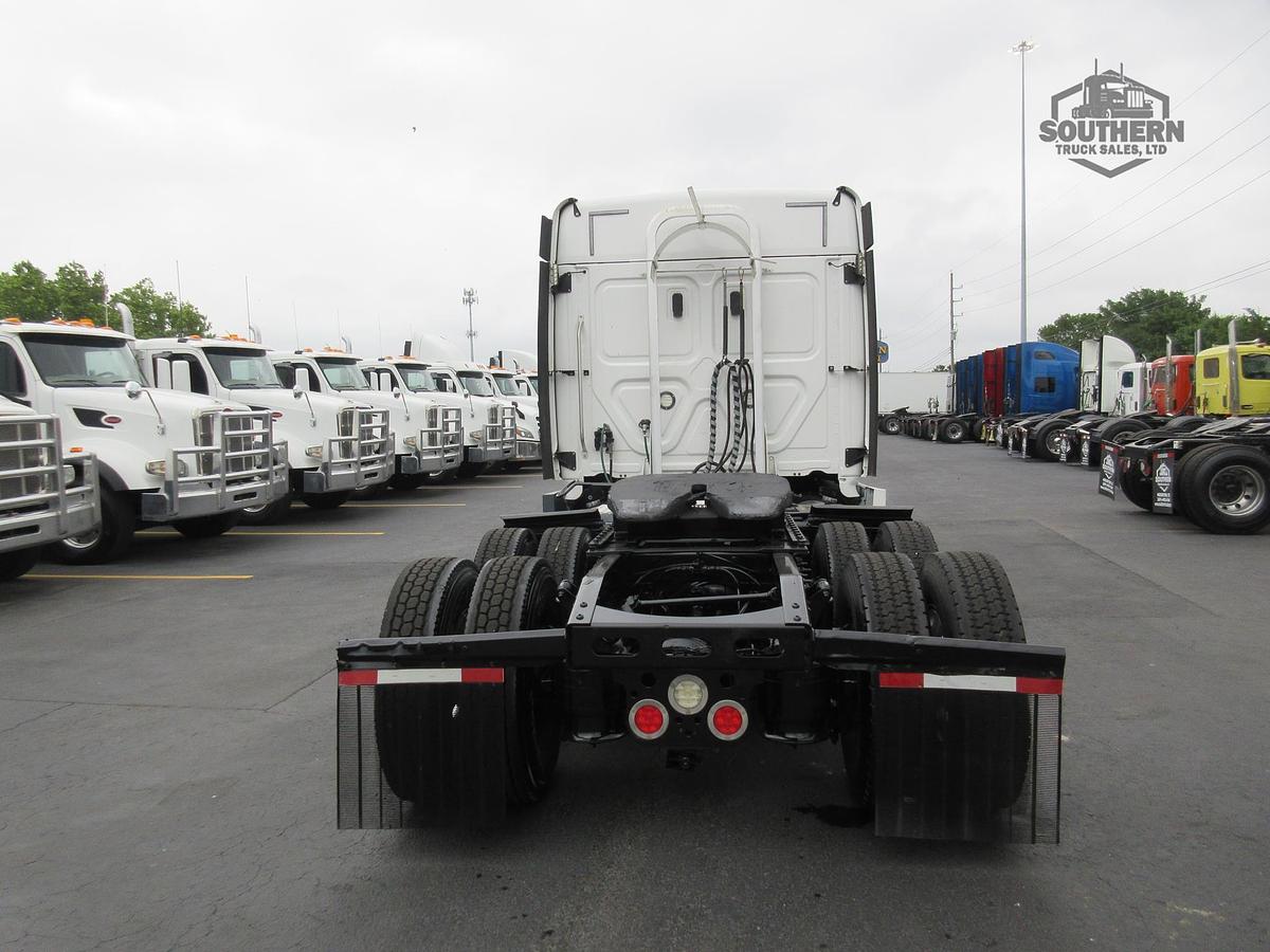 Used 2020 FREIGHTLINER CASCADIA 126