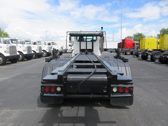 Used 2013 PETERBILT 348