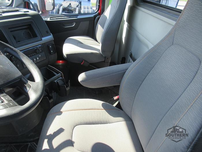 Used 2020 VOLVO VNR64T300